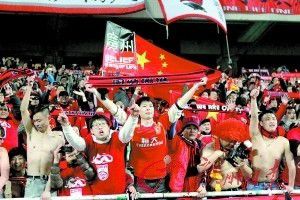 从双方历史交锋战绩对比来看，国际米兰处于上风。